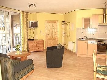 Gutshof Zenz - Elternhaus der Deutschen Weinkönigin 2025/26 Anna