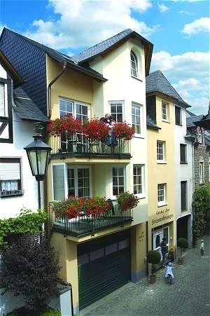 Gutshof Zenz - Elternhaus der Deutschen Weinkönigin 2025/26 Anna