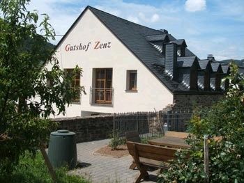 Gutshof Zenz - Elternhaus der Deutschen Weinkönigin 2025/26 Anna
