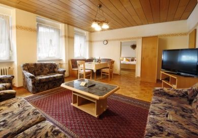 Weingut - Weinstube - Gästezimmer Fröhliches Weinfass