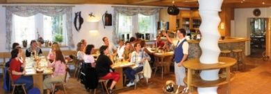Weingut - Weinstube - Gästezimmer Fröhliches Weinfass