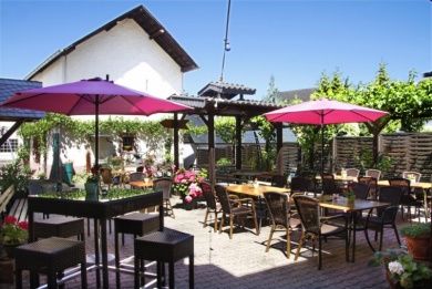 Weingut - Weinstube - Gästezimmer Fröhliches Weinfass