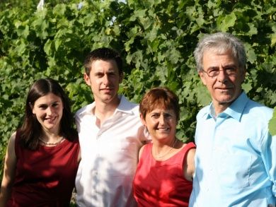Ferienwohnungen am Hambacher Schlossberg & Weingut Müller-Kern
