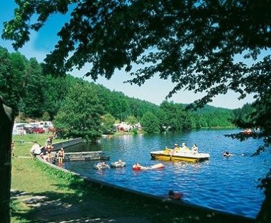 Camping-Freizeitzentrum Sägmühle und Schlafen im Weinfass