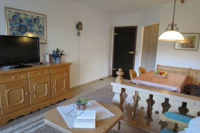Anja's Wohlfühloase  NR 3  für Gäste mit Gehbehinderung geeignet,  im erhöhten Erdgeschloß mit Moselblick,  2 Schlafzimmer -jedes mit eigener Du/WC,   WLAN kostenlos