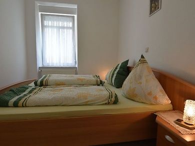 Ferien-Weingut Kirch - Mosel-Urlaub in Ediger-Eller - noch freie Zimmer über Straßenweinfest