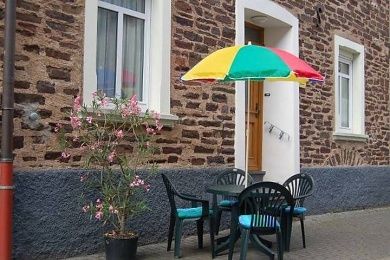 Ferien-Weingut Kirch - Mosel-Urlaub in Ediger-Eller - noch freie Zimmer über Straßenweinfest