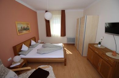 Ferienwohnung im Hofgut und Winzerhof Schädler