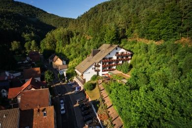 Hotel - Restaurant Die kleine Blume im Dahner Felsenland