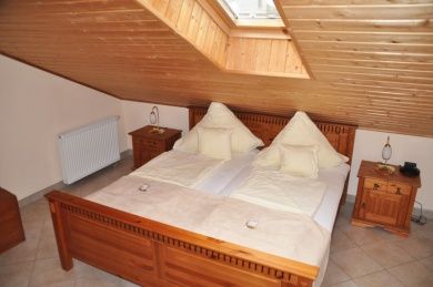 FamilienWeingut Feser mit Vinothek, ****Ferienwohnungen & Erlebnis