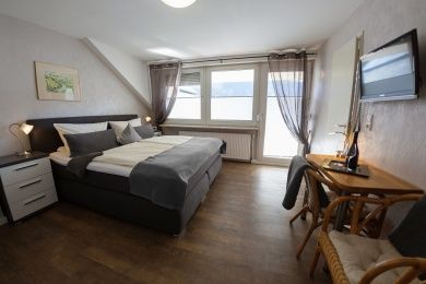 Weingut Knodt-Trossen - Moselurlaub in Kröv