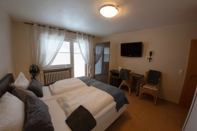 Weingut Knodt-Trossen - Moselurlaub in Kröv