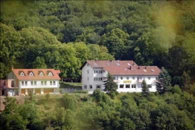 Burg-Hotel • Das Bikerhotel in der Nordpfalz