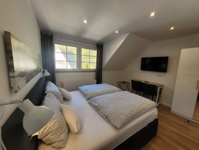 Weingut Lehnert-Veit - Gästezimmer - Straußwirtschaft - Moselgarten