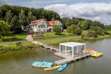 ****S Lakeside Resort Michaela