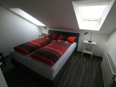 Ferienwohnung Dreiburgenblick und Ferienwohnung Gardenlounge