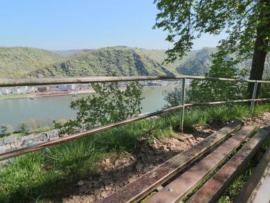 Ferienwohnung Dreiburgenblick und Ferienwohnung Gardenlounge