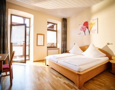 Weinhaus Lenz - Gästezimmer und Ferienwohnungen