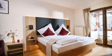 Weinhaus Lenz - Gästezimmer und Ferienwohnungen