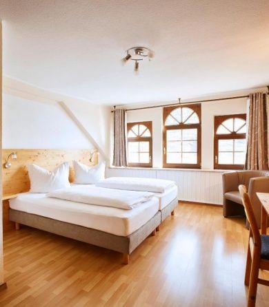 Weinhaus Lenz - Gästezimmer und Ferienwohnungen