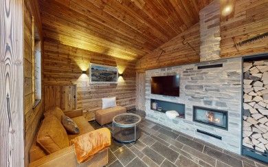 HC Cottages - Lakeside Chalet