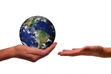 hands-4086851_1280.jpg