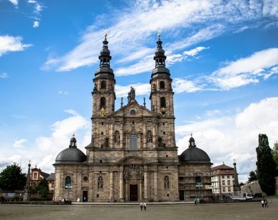 dom-g7e677f50e_1280.jpg