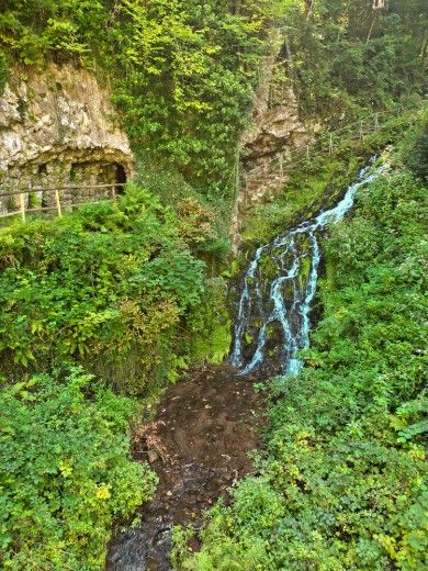 Die Elfengrotte bei Bad Bertrich in der Eifel (1).jpg
